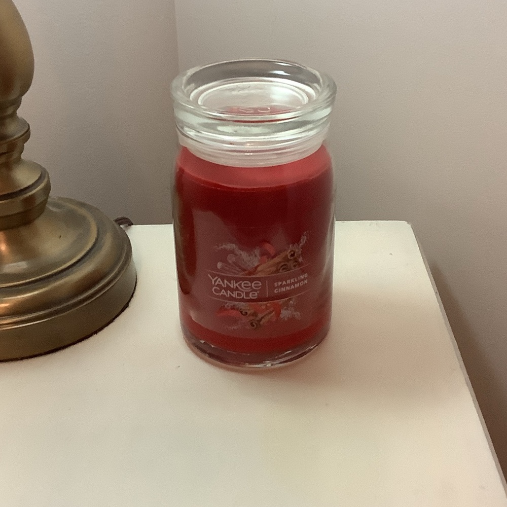 Yankee Candle Sparkling Cinnamon Scent with Glass Lid, 20 oz. 2 wick